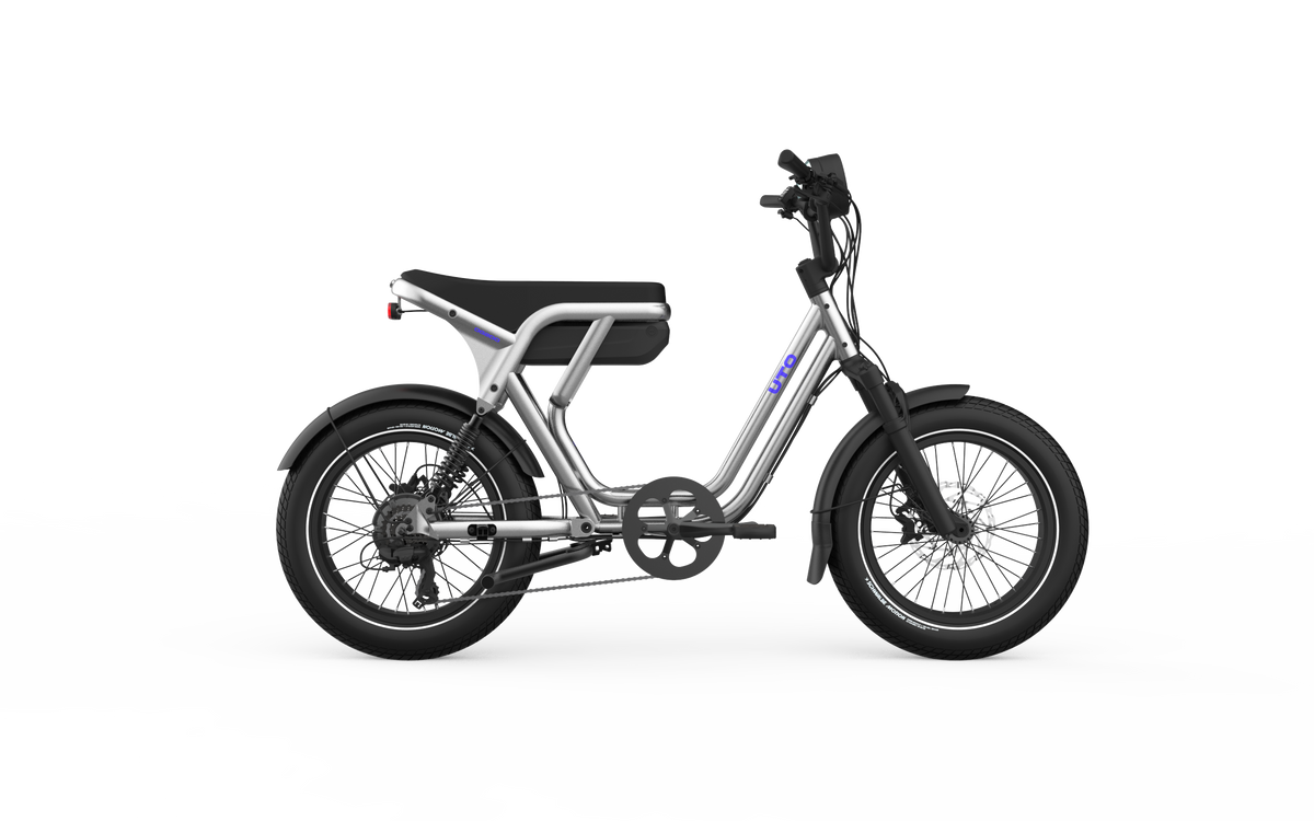 UTO OG200 E-Fatbike in Metallic mit langer Sitzbank für zwei Erwachsene und breiten 20-Zoll-Reifen
